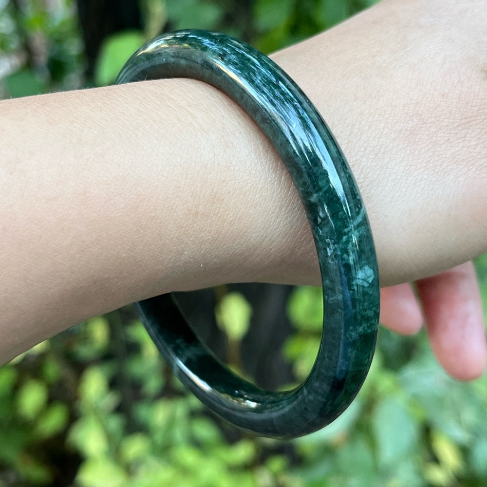64mm inner diameter skinny dark green xiuyu jade bangle - Picture 9 of 9